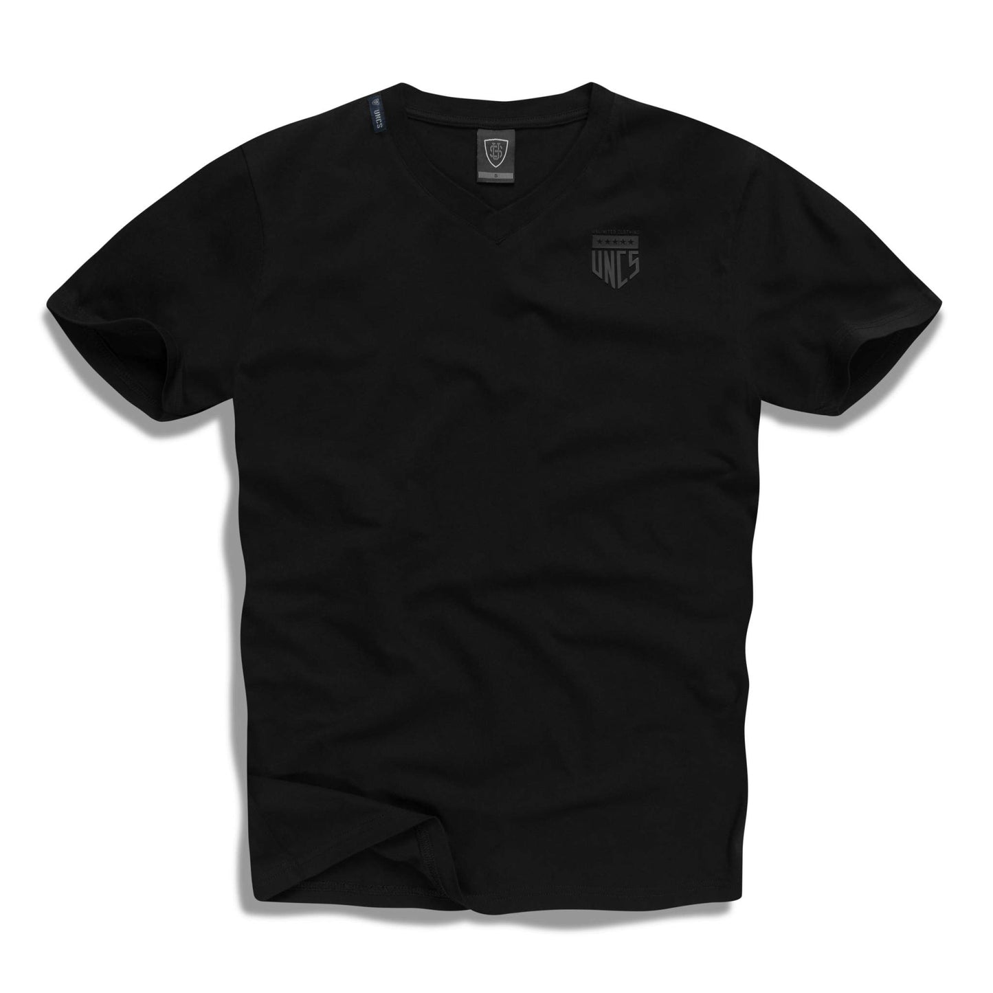 Pánské černé tričko UNCS, minimalistický design, decentní logo na hrudi, pohodlný střih.