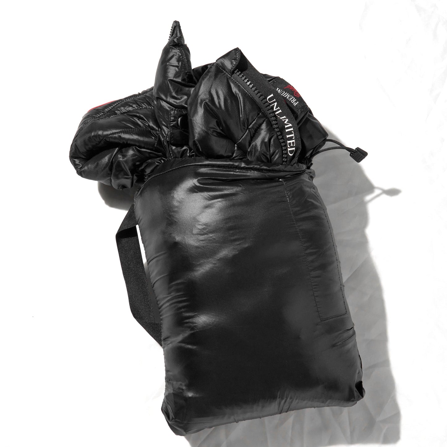 Kompaktní bunda na cesty UNCS