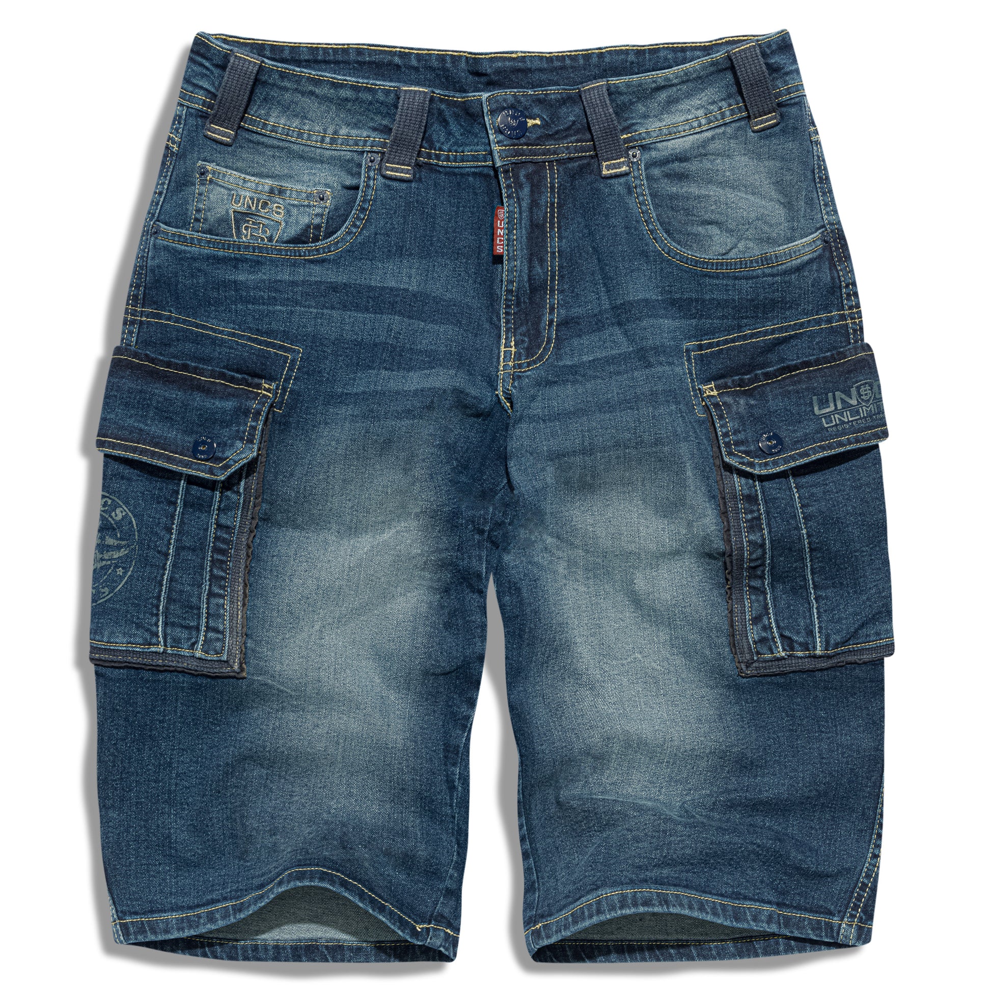 Pánské riflové kraťasy UNCS zepředu, modrý denim s bočními kapsami, výrazné seprání a vyšité logo na kapse.