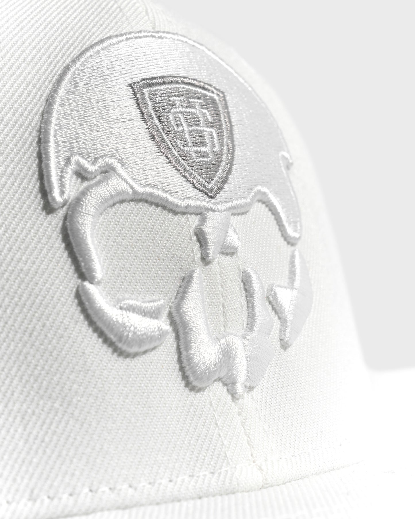 Pánská čepice SKULL WHITE