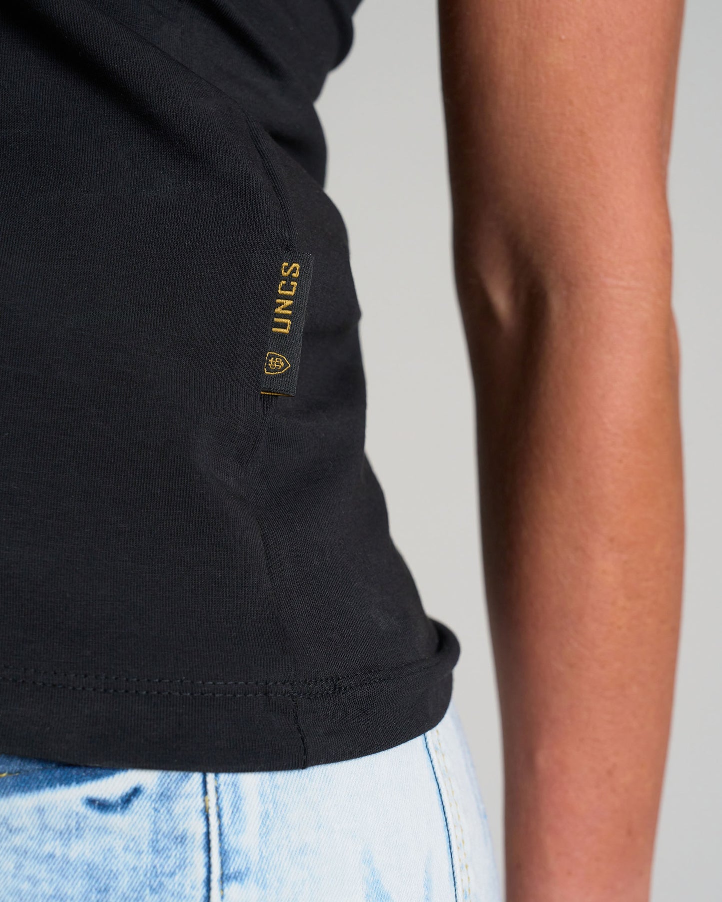 Dámské triko BASIC BLACK